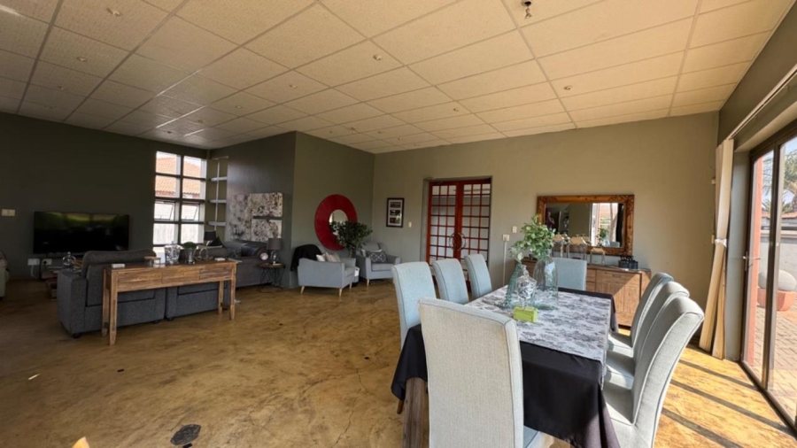 4 Bedroom Property for Sale in Roylglen Gardens Northern Cape